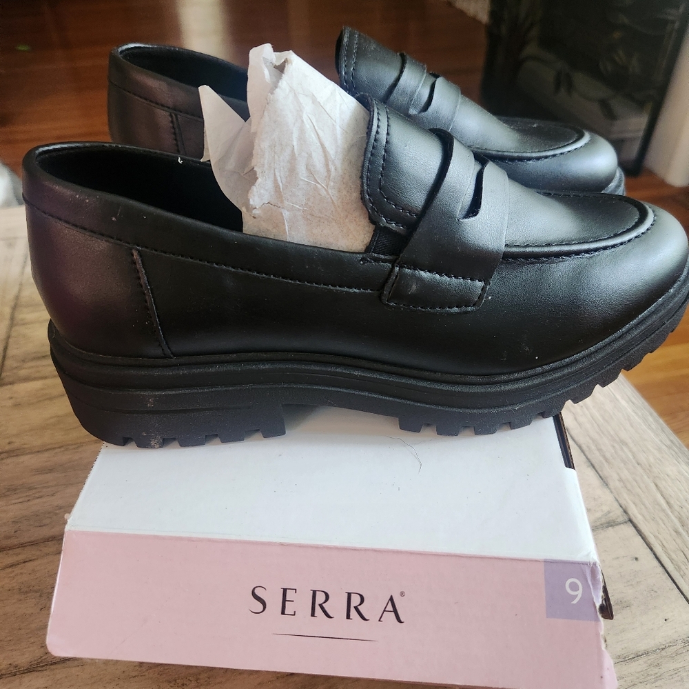 Serra platform loafers size 9
